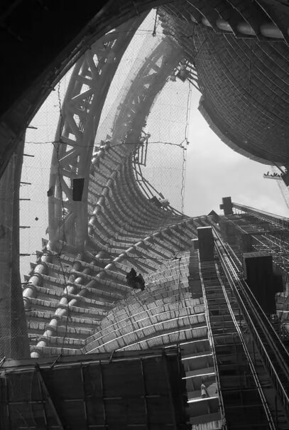 Уникальная башня Leeza Soho